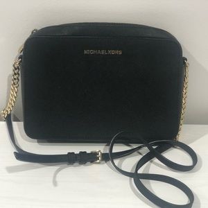 Micheal Kors cross body